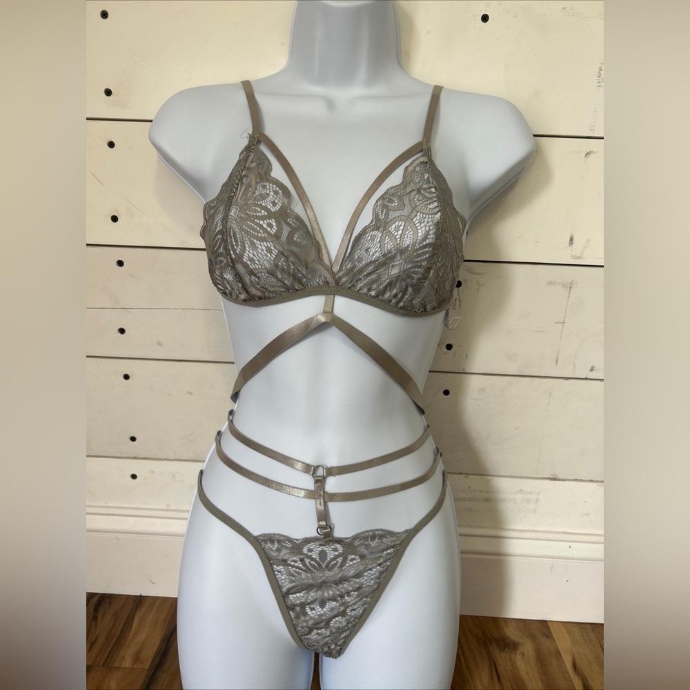 Small grey lingerie set